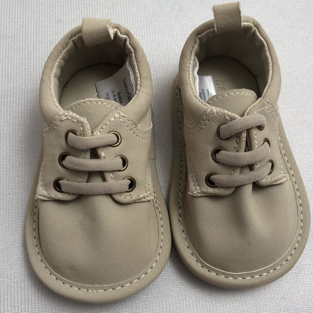 Gap putty color slip-on baby shoes 3-6 mo
